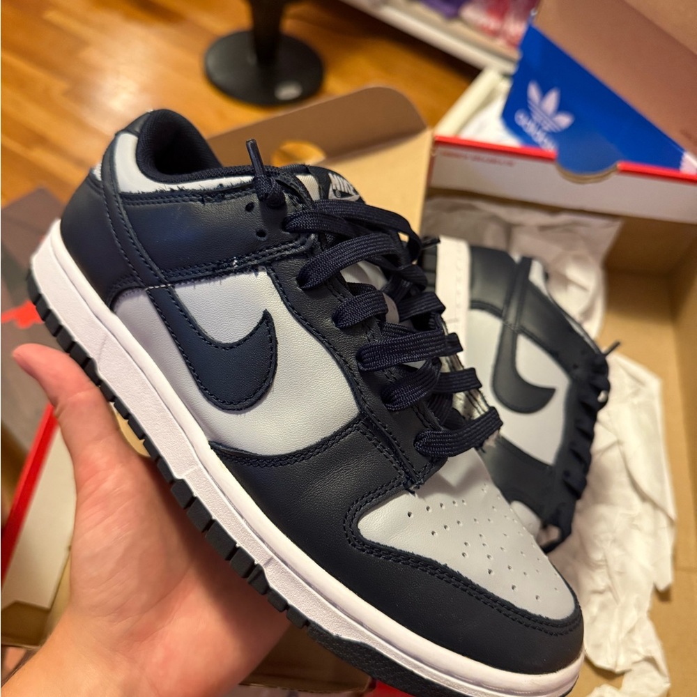 Nike Georgetown Dunks - Picture 5 of 6